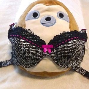 ⬇️ La Senza beautiful lace trimmed bra-EUC